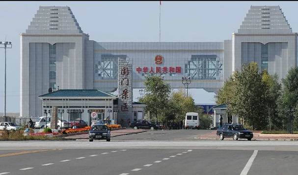 中俄边境满洲里公路口岸自12月3日起暂停包括装卸、运输、通关等现场作业活动
